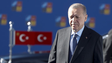 Erdogan ucieka przed problemami w domu. Liczy, że pomoże mu konflikt