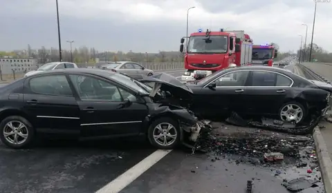 Policja dwoi się i troi, mandaty wysokie, a na drogach niewiele lepiej – jest już policyjny raport za 2023 rok