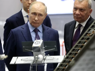 Władimir Putin podczas wizytacji zakładów spółki Energia, największej rosyjskiej firmy z branży przemysłu kosmicznego, październik 2023