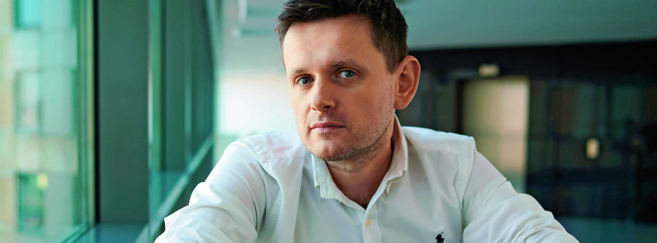 Tomasz Woźniak, współzałożyciel software house’u Future Mind, tworzącego aplikacje m.in. dla Żabki, LPP czy Empiku, planuje sprzedaż biznesu i m.in. w tym celu utworzył fundację rodzinną.