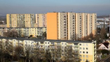 Kolejna fala podwyżek. Polacy dostają pisma o wyższych opłatach