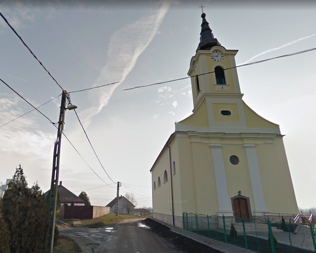 Feljelentették, mert ételt adott a szegényeknek: házkutatást tartottak a csépai papnál