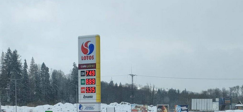 Ceny paliw pod Tatrami szybują w górę. "Skończyły się kolejki do dystrybutorów"