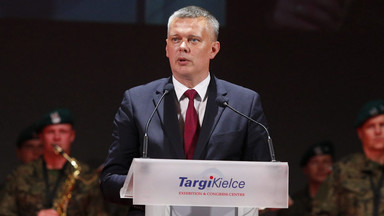 Tomasz Siemoniak: Szeremietiew skupił się na samochodzie z kierowcą i wysokiej pensji