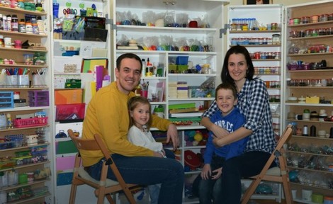 Porodica Terzić pored ormana "Ludilo"