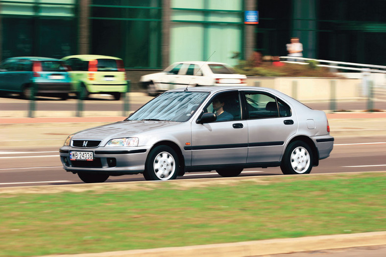 Używane auto za 10 tys. zł - Zobacz jaki samochód warto kupić za te pieniądze?