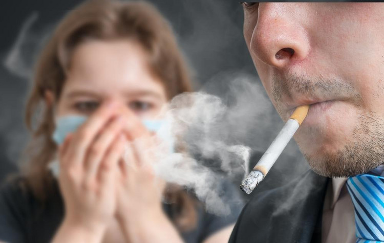Partner palacza w większym stopniu narażony jest na zachorowanie na raka płuca. FAKT