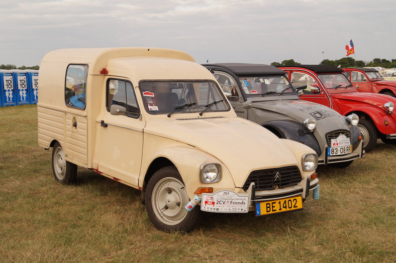 21. Światowy Zlot Miłośników Citroëna 2CV w Toruniu