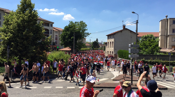 Lyon utcáin is több ezer magyar szurkoló vonult /Fotó: Szabó Endre