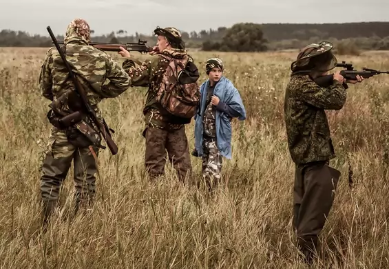 "Dziecko na polowaniu nie zaczyna od strzelania do zwierząt. Mi nikt strzelby do ręki nie wkładał" - rozmawiamy z myśliwą