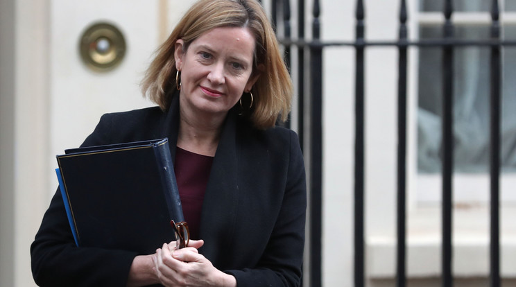 Amber Rudd brit belügyminiszter levélben tett ígéretet /Fotó: AFP
