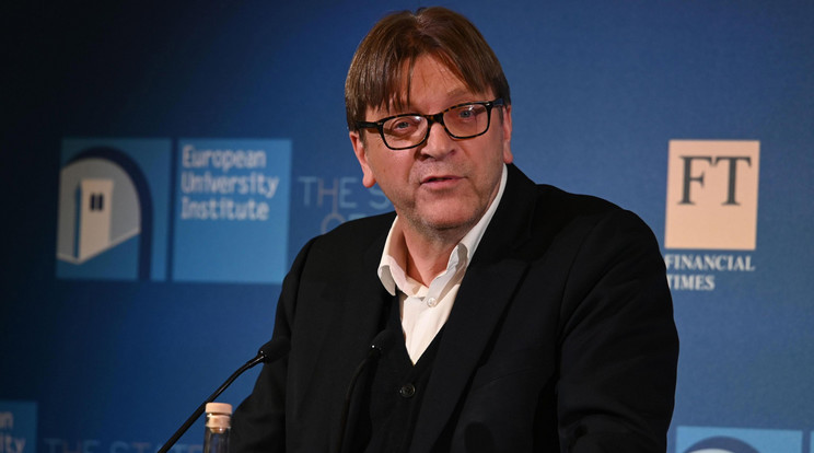 Guy Verhofstadt, az EP liberális frakciójának vezetője Magyarországon kampányol / Fotó: MTI
