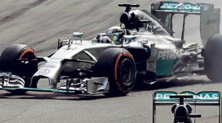 Hamilton visszavágott Rosbergnek