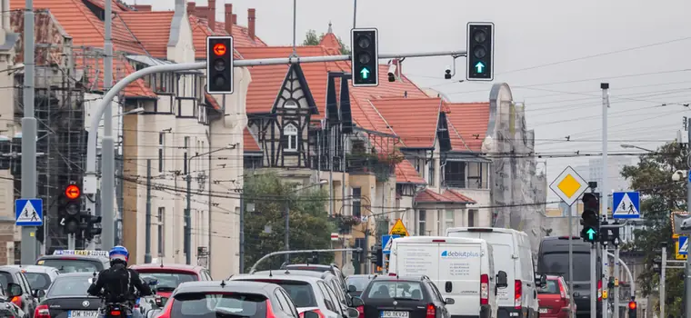 Błędy w normach emisji spalin. Właścicieli aut czekają problemy