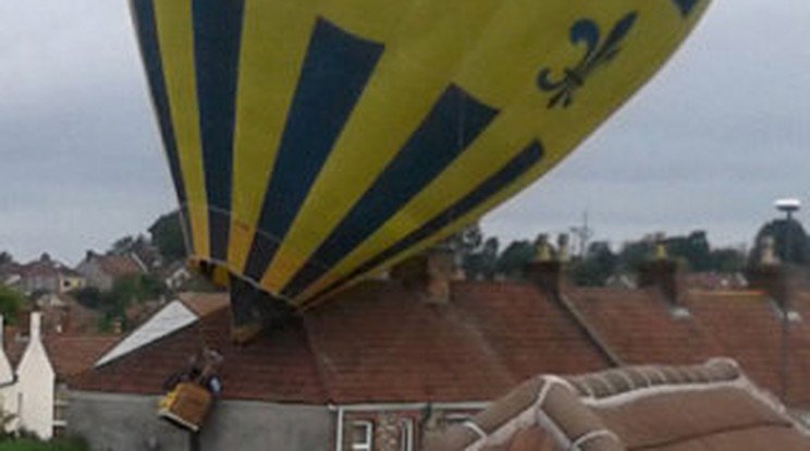 Háztetőn landolt a hőlégballon