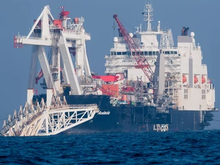 Statek Audacia kładący rury na dnie Bałtyku w trakcie budowy Nord Stream 2