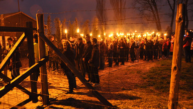 W piątek wierni poniosą krzyż przez były obóz na Majdanku