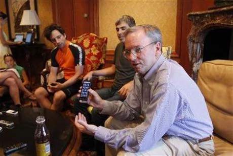 Eric Schmidt, CEO Google'a, podczas spotkania z dziennikarzami w Sun Valley. Fot.: Reuters