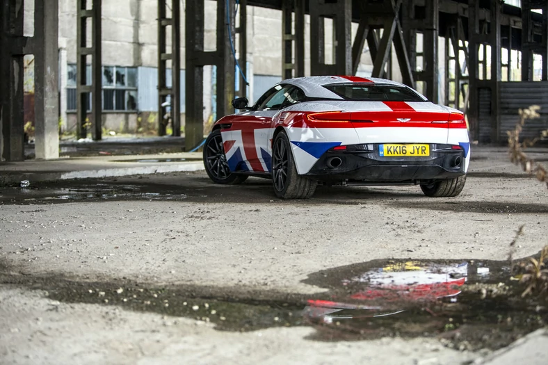 Aston Martin DB11