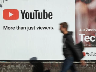 Rok 2021 był dobrym okresem dla YouTube'a i publikujących na nim twórców. Liczba użytkowników serwisu osiągnęła prawie 2 miliardy, a wraz z poszerzającą się baza odbiorców rosły zarobki youtuberów – 10 najlepiej opłacanych twórców YT zarobiło w sumie prawie 300 milionów dolarów w ciągu minionych 12 miesięcy 