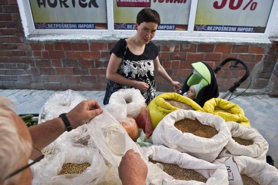 Jak wzrost cen surowców wpłyną na branżę spożywczą?/PAP