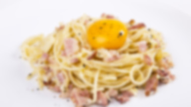 Spaghetti z boczkiem w śmietanowym sosie (carbonara)
