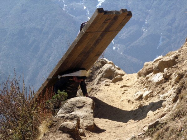 Szerpowie, życie z widokiem na Everest