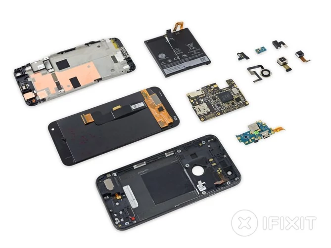 Google Pixel XL po "recenzji" u iFixit