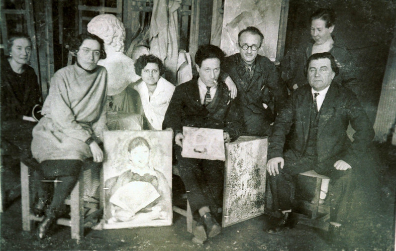 Kazimierz Malewicz z artystami. Lata 20. XX wieku