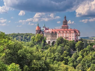 Zamek Książ. Perła Dolnego Śląska, jeden z największych zamków w Europie, kryje wiele tajemnic, które można odkrywać m.in. podczas organizowanego tu letniego festiwalu