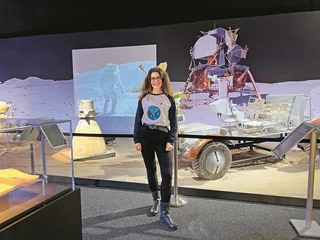 Ewelina Janota angażuje się w projekty związane z obserwacją tzw. Space Debris, czyli śmieci kosmicznych krążących wokół Ziemi.