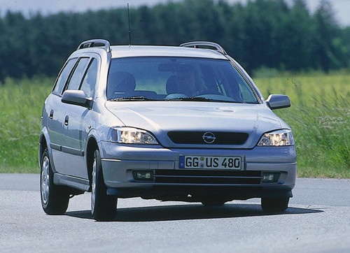 Opel Astra II kontra Ford Focus I i VW Golf IV - porównanie używanych kombi z dieslem