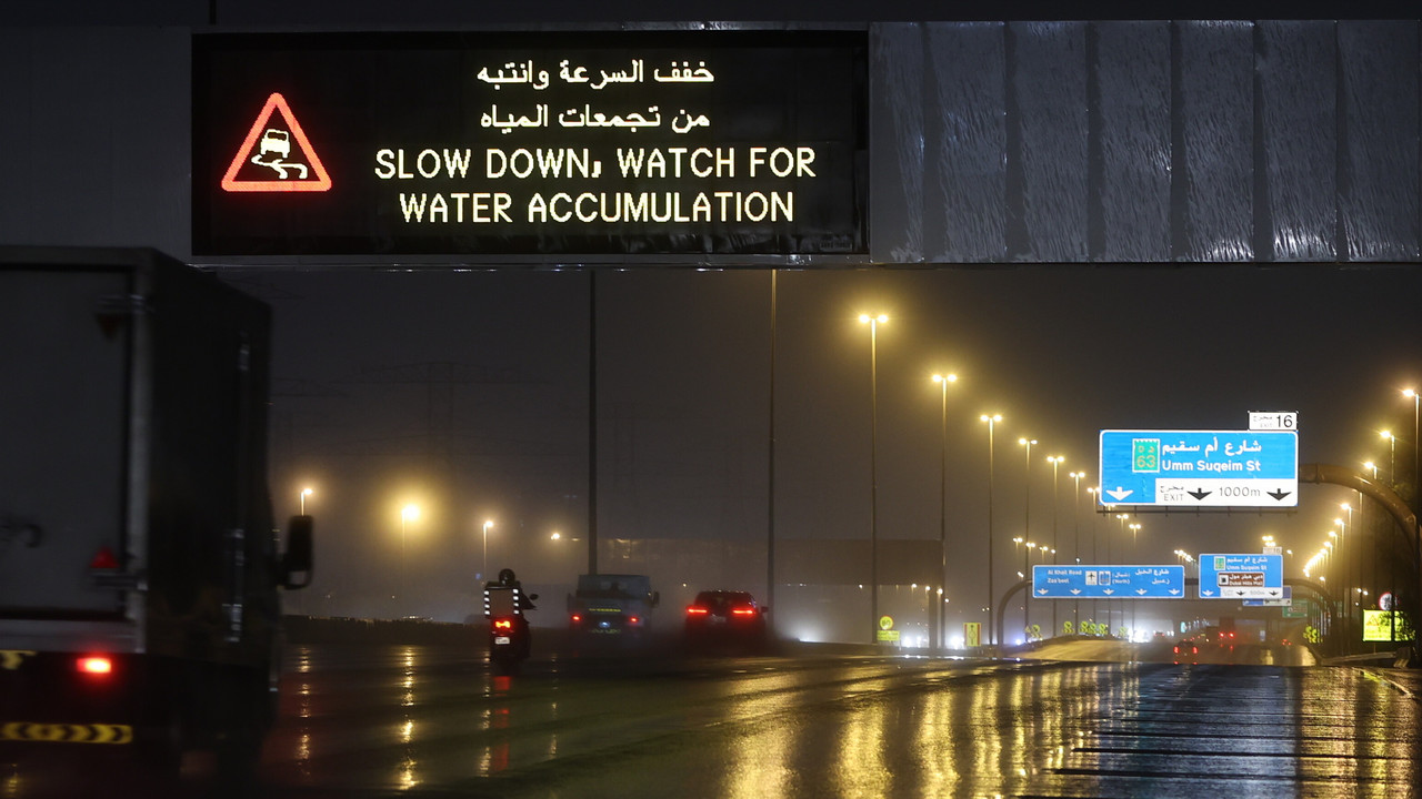 Załamanie pogody w Dubaju: alert do turystów: 