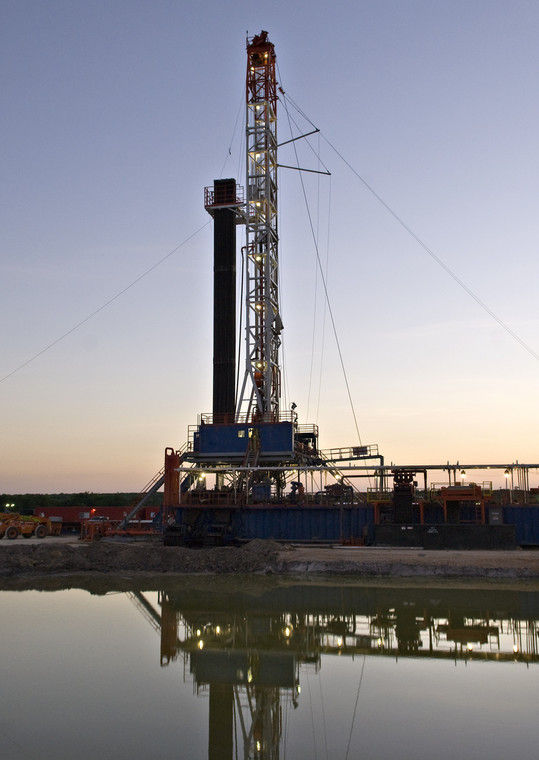 Szyb wiertniczy do wydobywania gazu w Karnes County w Teksasie