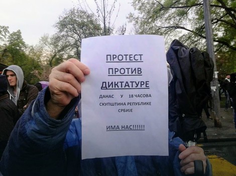 Poziv na protest i spreman kišobran