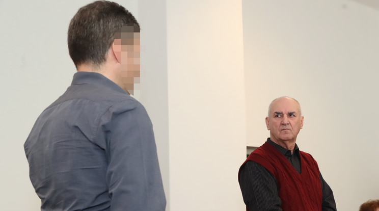 Kovács Dezső, Judit édesapja megvető pillantást 
vet egykori vejére, akit a 
gyilkossággal vádolnak  /Fotó: Weber Zsolt