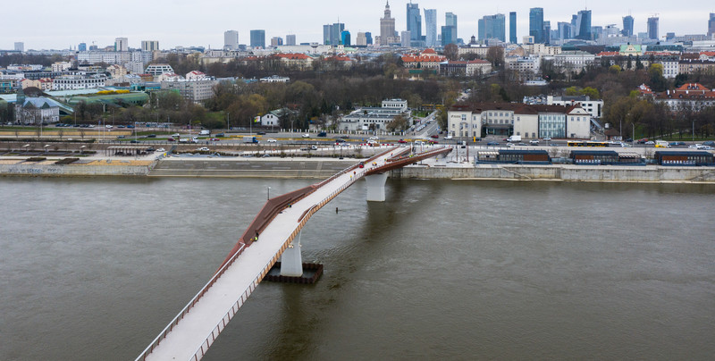 Nowy most pieszo-rowerowy przez Wisłę w Warszawie otwarty [ZDJĘCIA]