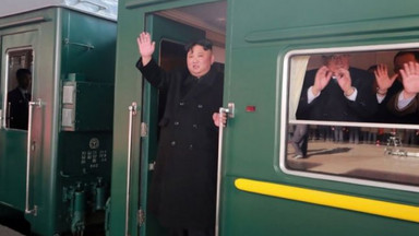 Jak wygląda pociąg Kim Dzong Una? Nie jest taki pancerny...