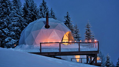 Zimowa noc w namiocie w Alpach? Oryginalna atrakcja w Szwajcarii