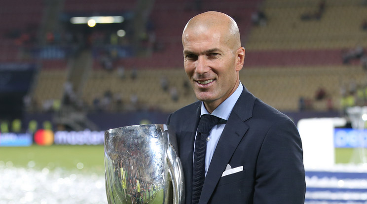 A francia Zinédine 
Zidanenak pazar éve
van: spanyol bajnokságot, Bajnokok 
Ligáját és Szuperkupát 
nyert a madridiakkal/Fotó:AFP