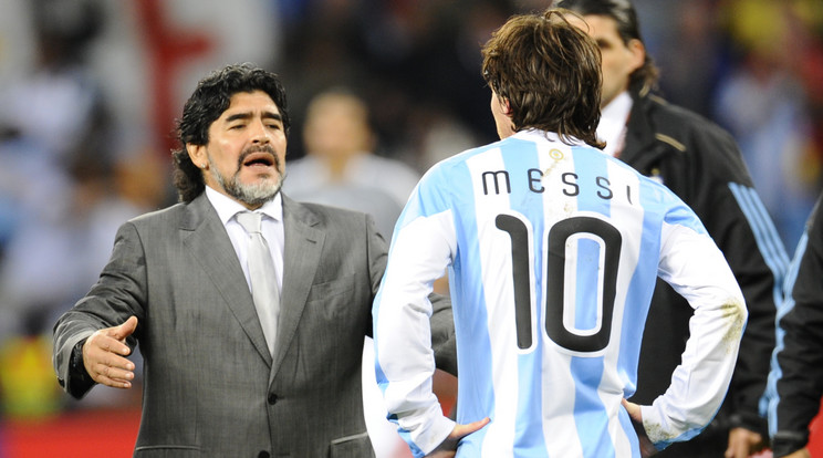 Maradona napjainkban már nem tárja szét a kezét, hogy keblére ölelje a klasszist /Fotó: AFP