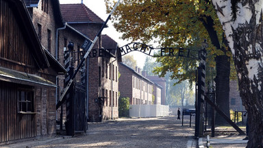 "Gazeta Wyborcza": cena za dom w Auschwitz