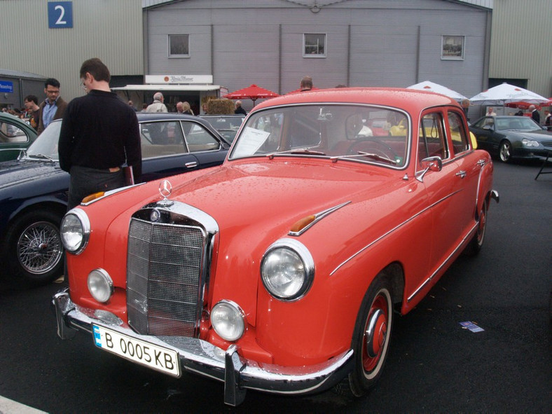 Techno Classica 2011: 2500 oldtimerów i 200 tys. zwiedzających