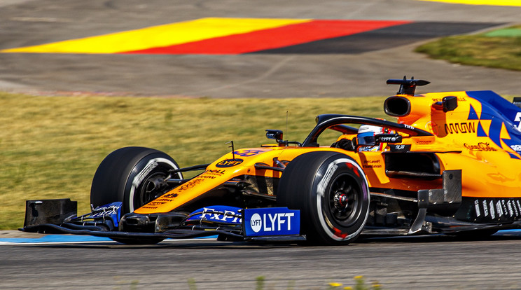A McLaren 2019-es versenyautója /Fotó: MTI/EPA/Srdjan Suki