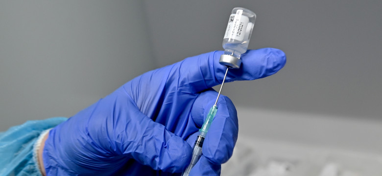 Minister w Wielkiej Brytanii: dzięki szczepieniom możemy jako pierwsi wyjść z pandemii