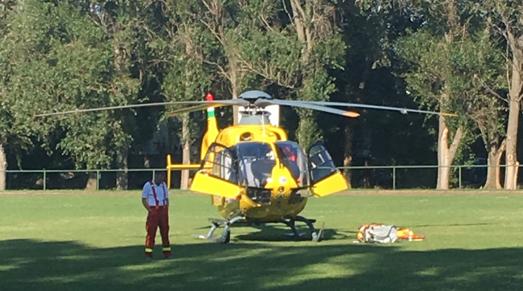 A bajbajutottért 
mentőhelikopter 
érkezett /Fo­tó: Solymár ÖTE