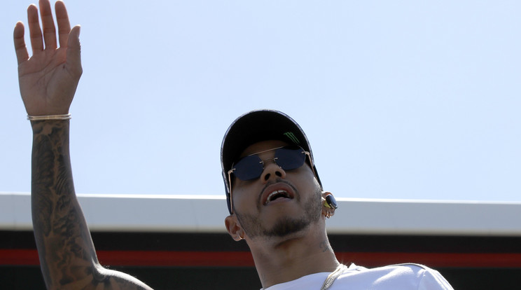 Hamilton csak második lett /Fotó: MTI/AP/Luca Bruno