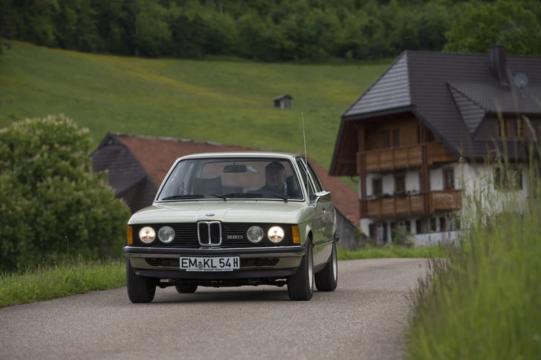 Według Classic Data BMW 320/6 w stanie 3 kosztuje około 3800 euro. Jednak egzemplarze, które wyglądają jak nowe – takie jak samochód widoczny na zdjęciach – są znacznie droższe