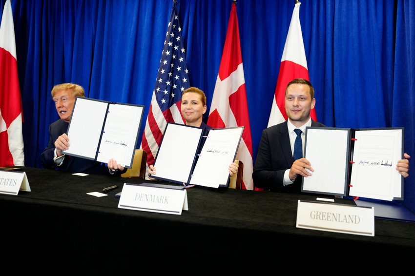 Donald Tramp, Mete Frederiksen i Jens Frederik Nilsen na ceremoniji potpisivanja sporazuma o Grenlandu u UN u Njujorku 22. septembra