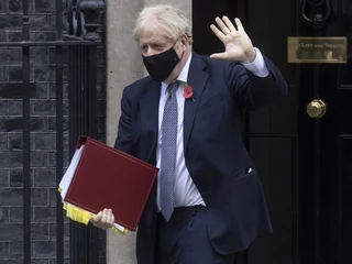 Ostateczne warunki współpracy gospodarczej między Wielką Brytanią a UE, również w kwestii wymiany danych osobowych, po 1 stycznia 2021 r. będą zależały od treści przyszłej umowy o wolnym handlu. Na zdjęciu: brytyjski premier Boris Johnson przed Downing Street nr 10. Londyn, 4.11.2020